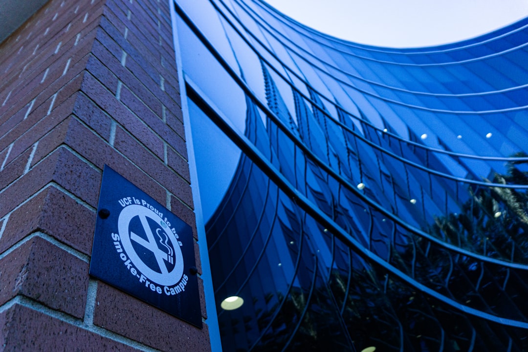 牛津大学遭虚假奖项诈骗