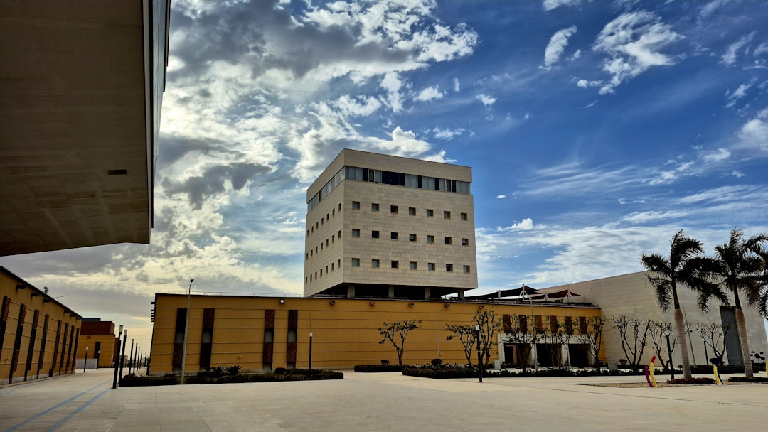 斯托姆齐为黑人学生设立剑桥奖学金