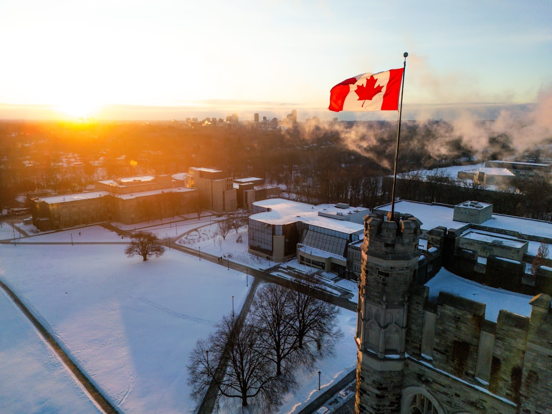 按省份划分的加拿大顶尖大学（2015/16）