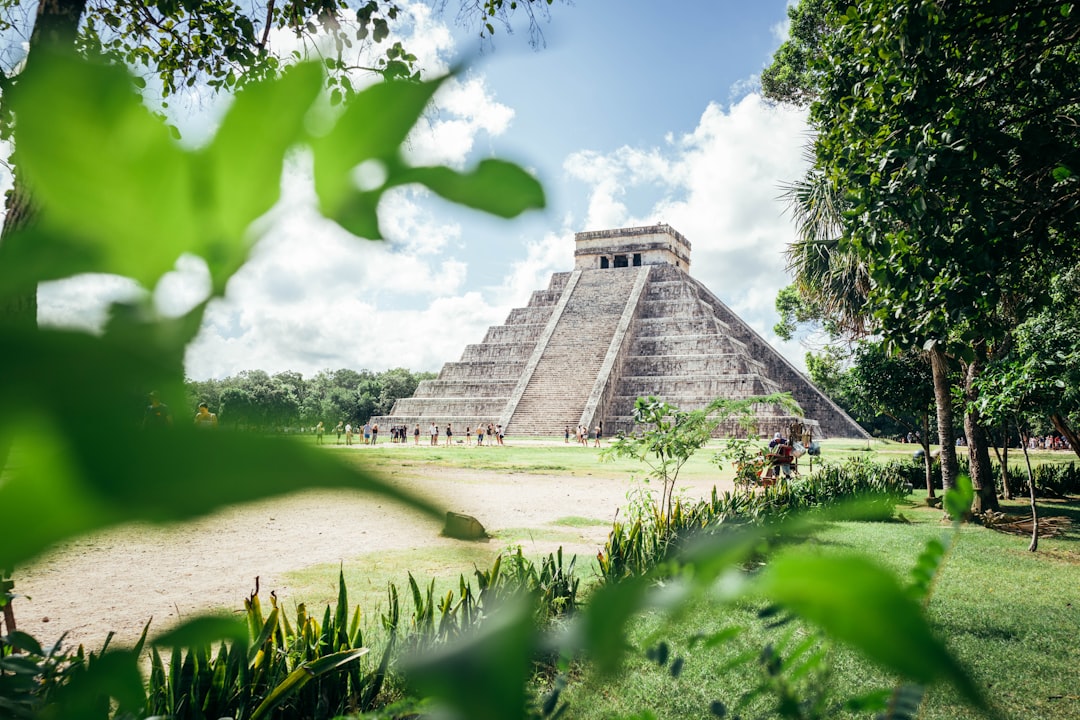 墨西哥名校对比：National Autonomous University of Mexico vs Tecnológico de Monterrey
