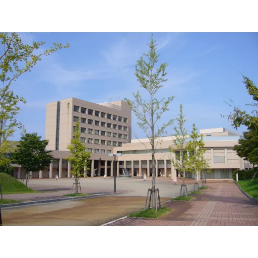 富山县立大学