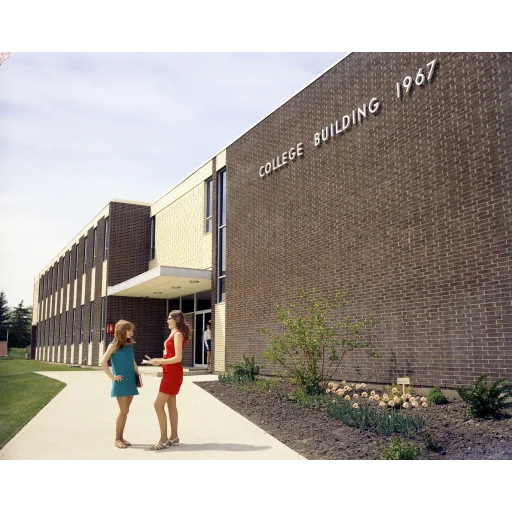 Lakeland College logo
