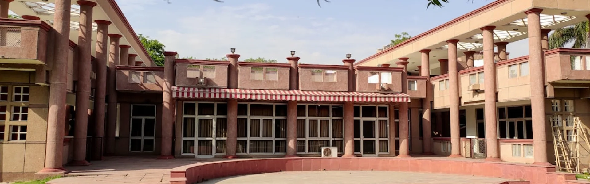 Indus Valley School of Art and Architecture