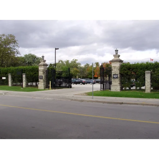 Canadian Forces College logo