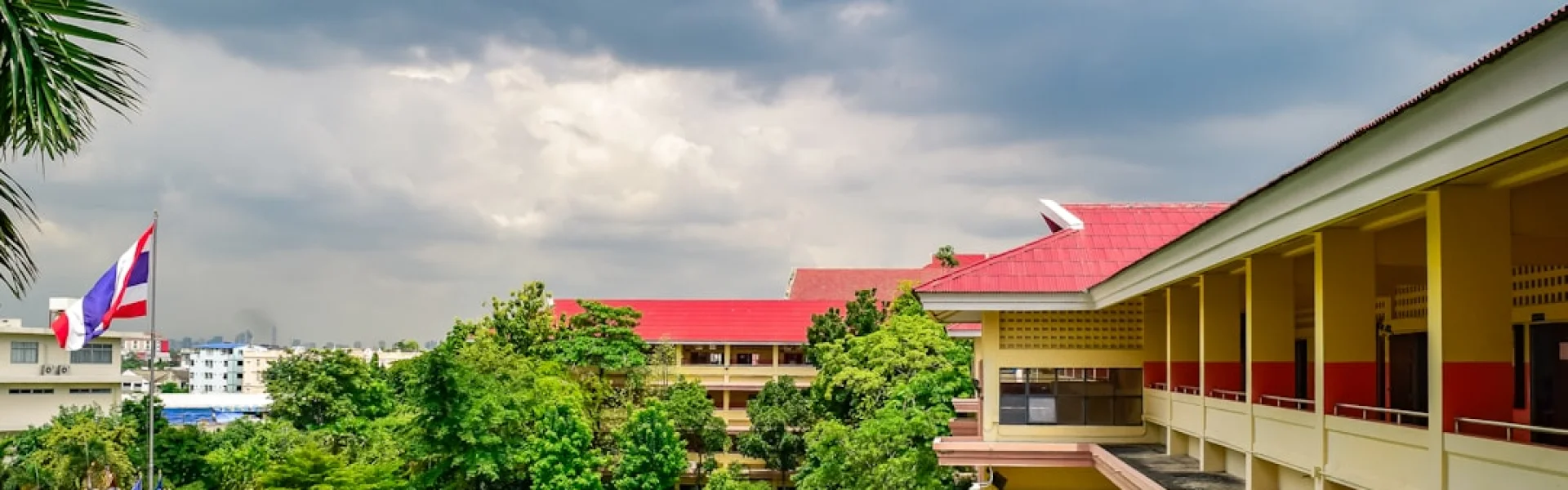沙功那空皇家大学