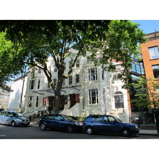 中央演讲和戏剧学院 logo