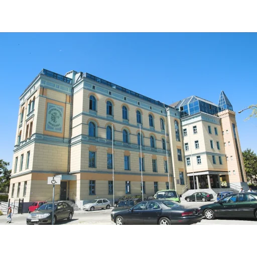 奥波莱大学