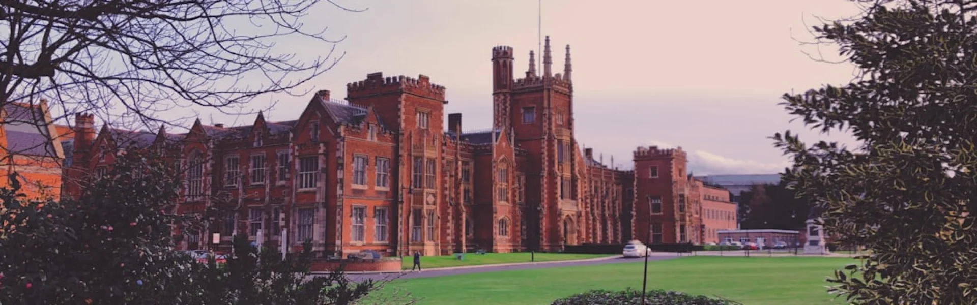 贝尔法斯特女王大学
