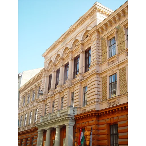 布达佩斯商学院