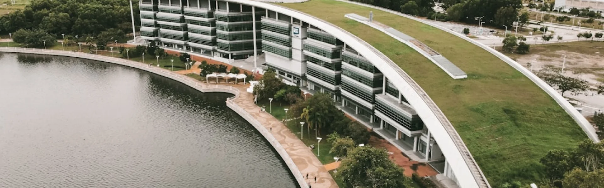亚太科技大学 (APU)
